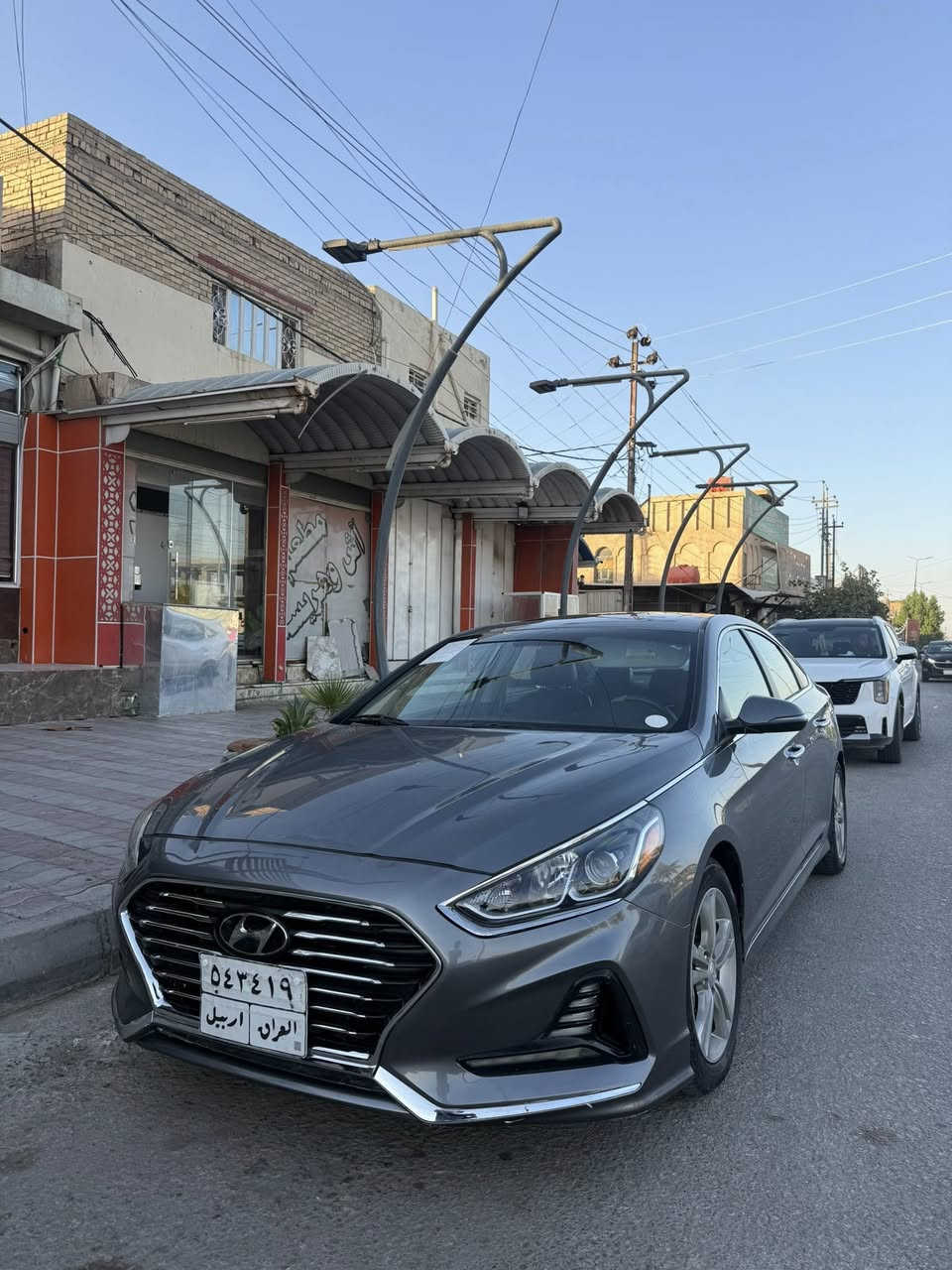 سوناتا موديل 18 فول فتحه بصمه شاشة كبيرة رادار فول الفول وارد كندي السيارة مكفولة من الحادث والفتح داخله كلين بالعراق صار بيه صبغ نص قبق الجنطه وربع جاملغ وع الفحص جاهزه مناقصه شي تبريد حداديه مكينه كله زيرو السعر 118 ورقه بيه مجال بسيط 
***********
***********
