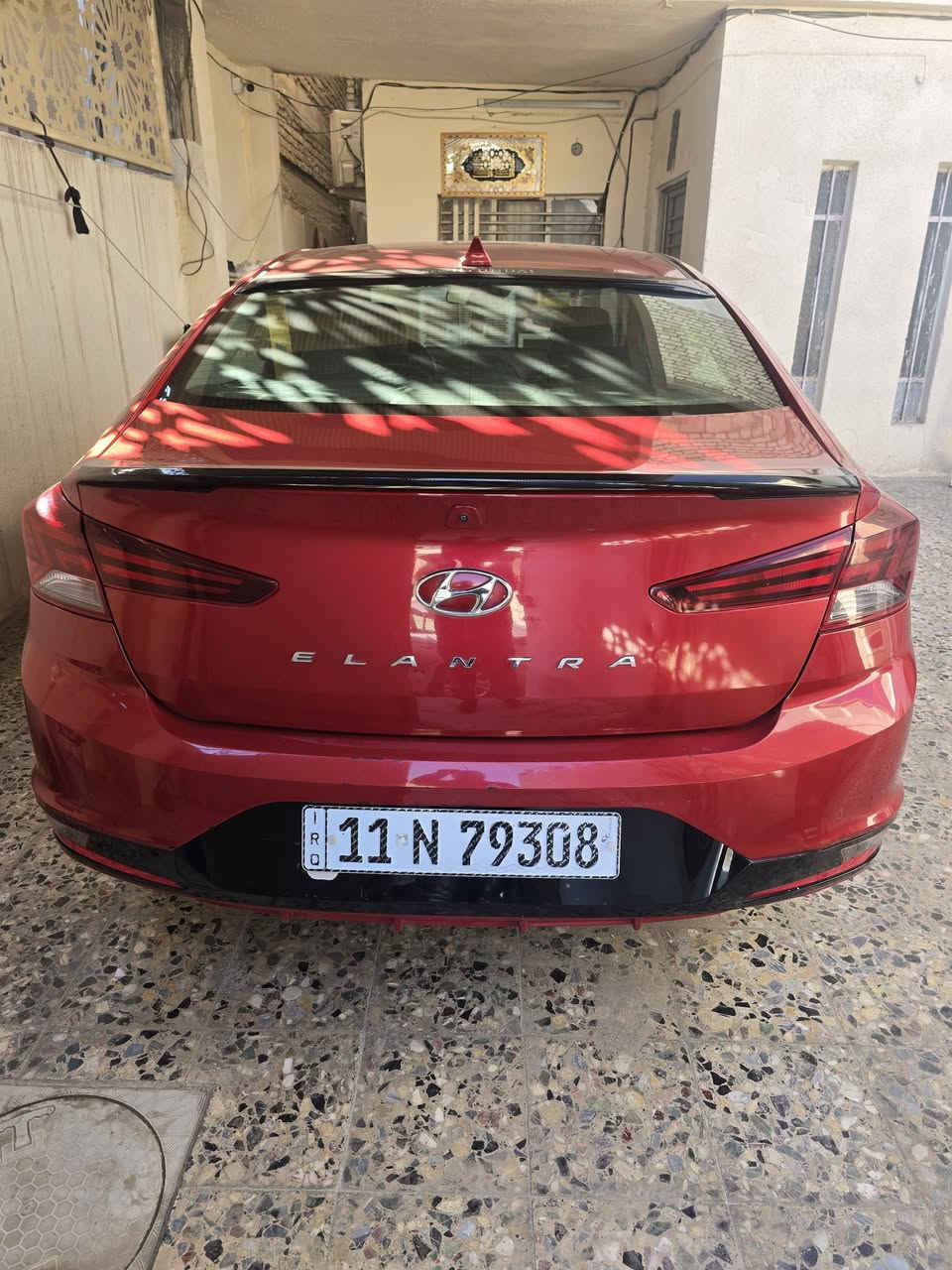 النترا وارد أمريكي ٢٠٢٠.        السعر   ١٣٥ 
حادثها جاملغ وبنيد بدون داخل صور الحادث و السونار بالمنشور 
+ طخة بسيطة باب السايق 
محرك ٢٠٠٠ دوش كير At بيها منظومة غاز دوشمة جلد جاهزة تخم تاير صدر مكان السيارة بغداد شهداء العبيدي 
***********
