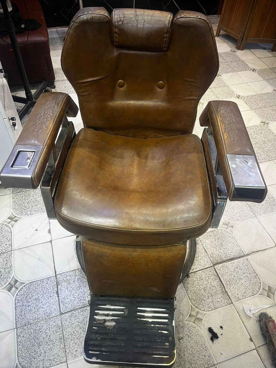 سلام عليكم عندي ذني الغراض البيع مستعمل مكاني بغداد هاي رقمي اي استفسار ***********
