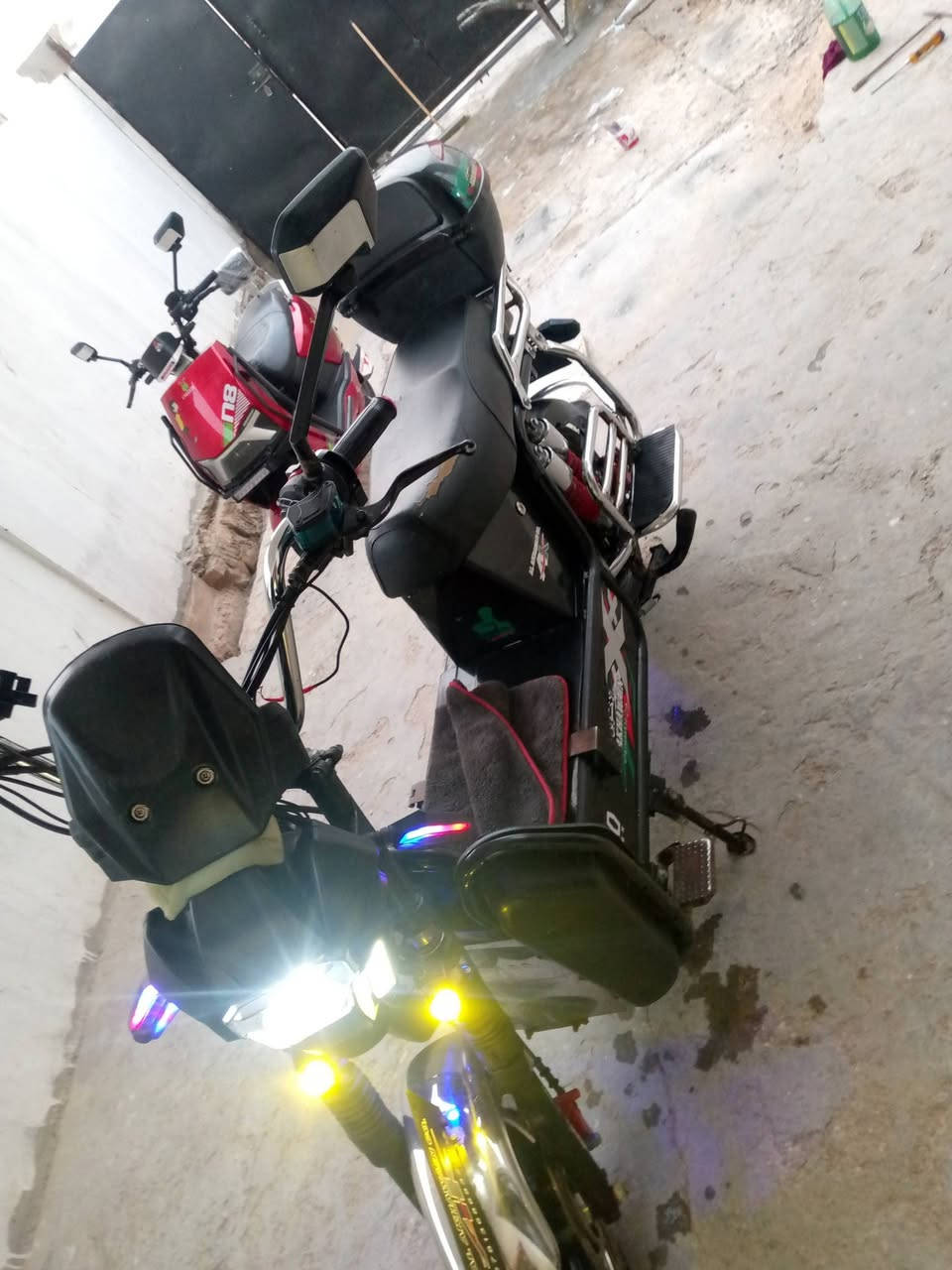 السلام عليكم
موطور شحن نوعية الأخوين جبلي موديل 2025 جبلي نوعية الأخوين ابو الدبلين المرغوب 6 بطاريات علفحص 
مواصفات الرجوع الى الخلف
دبل إشارة رماش امامي اصفر ابيض لايت زنون 
السعر 450 شراي اتصل على الرقم ***********
العنوان الرمادي
