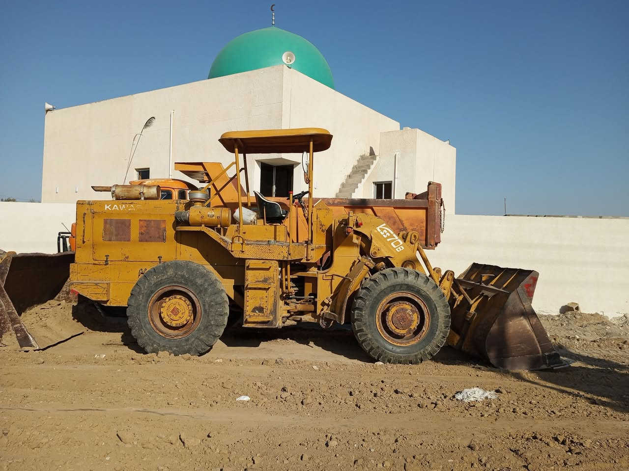 شفل كاوسكي 70B موديل 85 رقم بصره ألماني تحويل مباشر بلادي شركه مابيه قطره صبغ جاهز للعمل ***********
