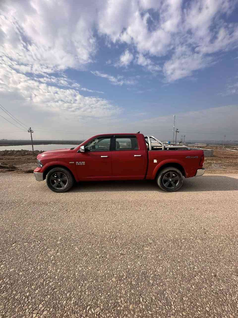 دوج رام موديل 2018 حادثه جاملغ وبنيد بدون دواخل فول عده الفتحه باب طويل وبدي قصير فور ويل محرك هيمي 5700 سياره جاهزه ماشيه 38 الف ميل رقم بصره   جديد بسمي سعره 190 وبيه مجال لتصال *********** مكاني ميسان
