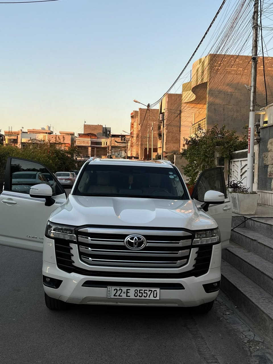 تؤيوتا لاندكروز 2023GXR توين تيربو فول مواصفات  رقم أربيل مضلله سنويه شركه جيهان مكفوله كفاله عامه ماشيه 31000 مكفوله من كلشي السياره جديده ماشاءالله 
بلعافيه عل ياخذها  عارضها 67 وبيها مجال
للاتصال :***********
