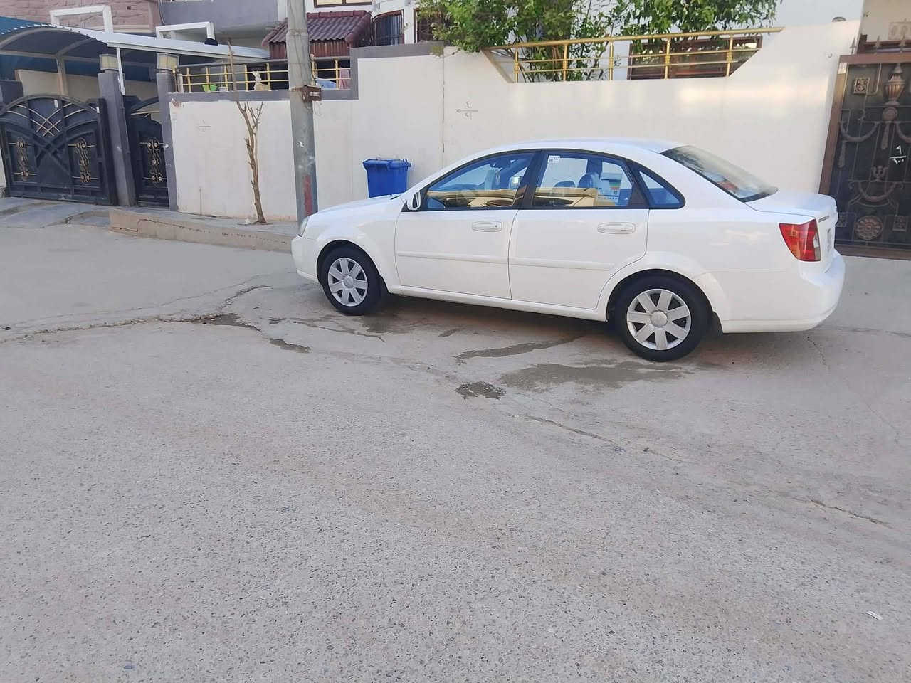 اوبترا موديل 2011  كير اوتماتيك صبغ هلال خلفي مع نصف دوسة  رقم جديد كوبون بنزين موجود مكان سيارة كركوك سعر 85 ورقة شراي يخاير 0770100511
***********
