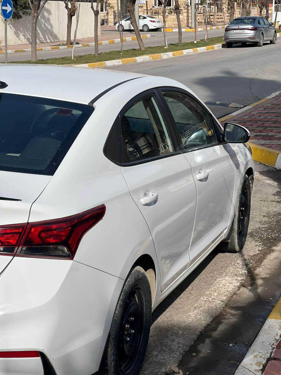 هۆندا ئەکسێنت ٢٠١٩ خلیجی بێ بۆیاخ ٧٨ کم ڕۆیشتووە 
٢ سویچی شەریکە - شاشە ئایپاد - ناوزەرد 
مەکینەو گێڕ بەشەرت نەکراوەتەوە بێ کێشەیە 
ڕەسمی سۆنەر دانراوە - جوان و بێ مەسرەفە 
سەنەوی تا مانگی ٩ ٢٠٢٦ تازەیە بەسەرنەچوە 
سەیارەی مەعرەز نیە سلێمانی ناوشار 
ژمارەی خاوەنی : ***********
نرخ: ١٢٨ گەڵا و کەمێک معامەلە السليمانية, العراق
