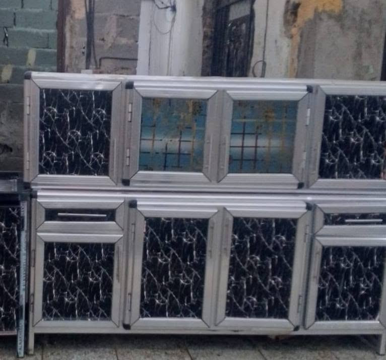 طباخ 130 والجبير225 حت كهربائية شغاله كاونتر،125  والثاني 225 بيهن مجال مدينة الصدر اكو توصيل ***********
