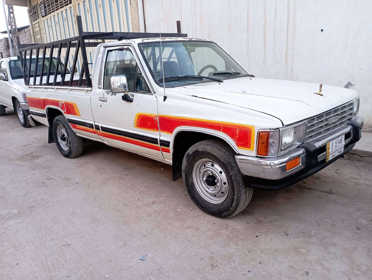 السلام عليكم للبيع بيكم 1988 سياره مكفوله من الضربه وتبديل سياره مكفوله كير شاصي  محرك ثري واي كير خمس نمر سنويه الغايت 27 رقم واسط السعر 45 المكان الديوانية تصال على رقم ***********
