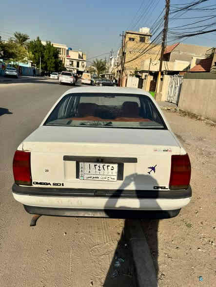 السلام عليكم
اوبل اوميكا ١٩٨٩
السياره خير من الله 
نفضت صدرهة وتخم تاير وكهربائيات كامله
السياره مال جنيه 
تحويل ثاني يوم 
مكاني بغداد حي الجامعه
السعر ٣٣ ورقه
***********
