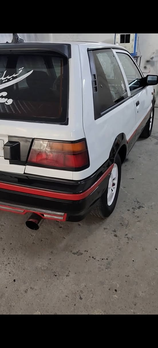 نيسان سني كوبون بيها سنويه جديده بسمي مكينه وكير شرط داخلها جديد ماناقصها برغي قطره صبغ مابيها بس دواير باتري جديد شاشه ايباد صالنصا رياضي والاصليه موجوده طخم تايات امامي جديد والخلفي فوق النص عمر. سيارة ما ناقصها برغي شغل وتمشي للاستفسار ***********(((((***********
