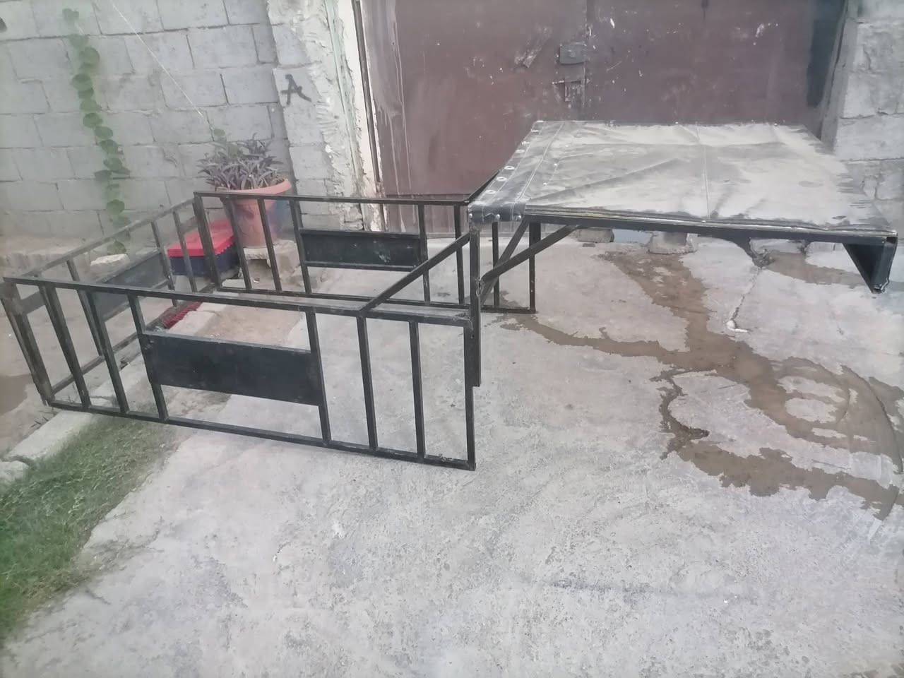 سلام عليكم جنج البيع حلو مرتب مال شقل ***********
