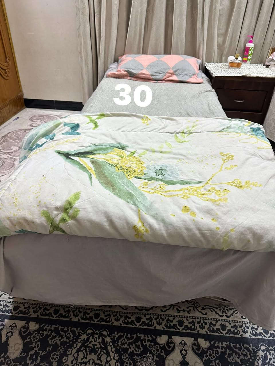 غراض للبيع المكان النجف الأشرف
كنتور صاج خمس بيبان  ١٦٠ نظيف مابيه شي
كنتور صاج ٦ بيبان ١٩٠ كلش نظيف مغلف لاصق ابيض  للجمال لا بيه كسر ولا شي
ميز طعام ب١٥
جربايه ب٣٠  ثنين ب ٥٠


**إذا كنت صاحب هذا الإعلان وتريد حذفه لأي سبب، رجاءا أرسل رسالة إلى الدعم الفني**