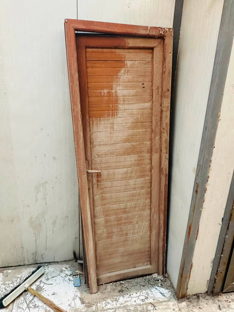 السلام عليكم عندي ذني الابواب للبيع عددهن ٧ قطع وياهن فريمات وهوائيات  العنوان المنصور


**إذا كنت صاحب هذا الإعلان وتريد حذفه لأي سبب، رجاءا أرسل رسالة إلى الدعم الفني**