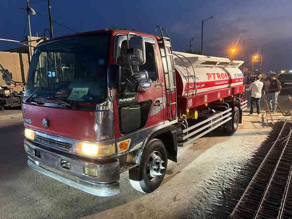 السلام عليكم للبيع تنكر نوع هينو موديل ٩٦ رقم بصرة أرقام انكليزي سنويه ٣٠ تنتهي محرك ٨٠ سوبر تحميل ٨٠٠٠ لتر بيها عمليه دفع وسحب عداد كفاله عامه السياره السعر المطلوب ٢٢٠ وبيها مجال بسيط للاستفسار *********** /*********** رجأ الي مو شراي لايتصل رجأ خاص مغلق
