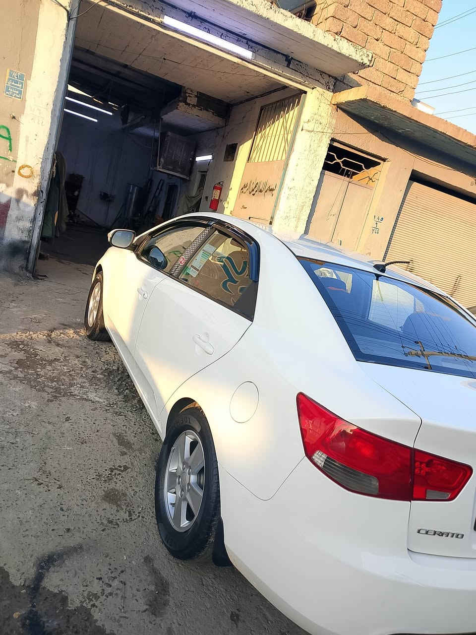 سيراتو موديل 9رقم سليمانيه دولي سنويه جديده 2029 شرط وكاله تحويل ضرر بوند فقط بدون دواخل سياره جديده 
فول مواصفات 
سلايت 
شاشه 
تحكمات ستيرن 
تبريد لمس 
فول ماعدا البصمه 
السعر 100وبي مجال 
***********
