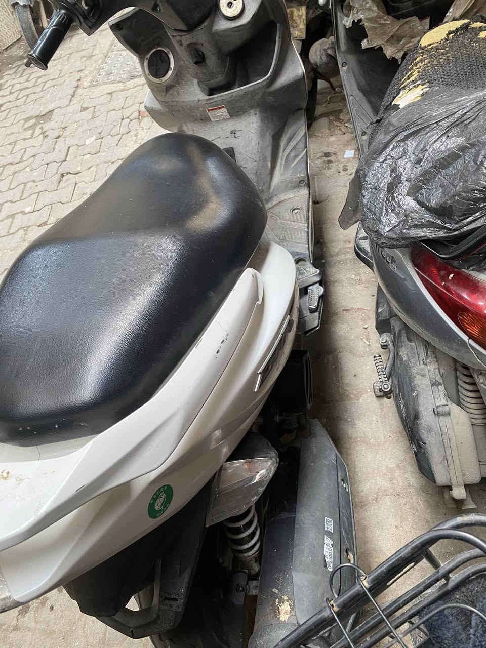 سلام عليكم. جيتي ار للبيع مكفوله كفاله عامه مكينه وكفر بلاديه لل اخير قبل شهرين نزلتها رمبه بيها شلعه ومعدل تخبل سعر مليون وخمسين وبيها مجال حك الجيه مكاني بغداد الحريه ساحه عدن رقمي *********** وبيكم خير وتدللون
