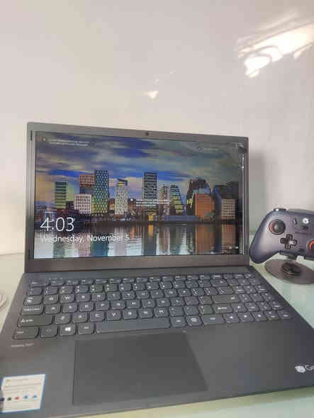 لابتوب طلعلي بالامزون جيل حديث سوبر سلم🔥 💯
ماعرف سعرها قيموها وبالعافية عليكم 
توصيل جميع المحافظات متوفر 
وياه كارتونه وسماعات كيمنك ولاسق كيبورد 
*********** واتساب✅
