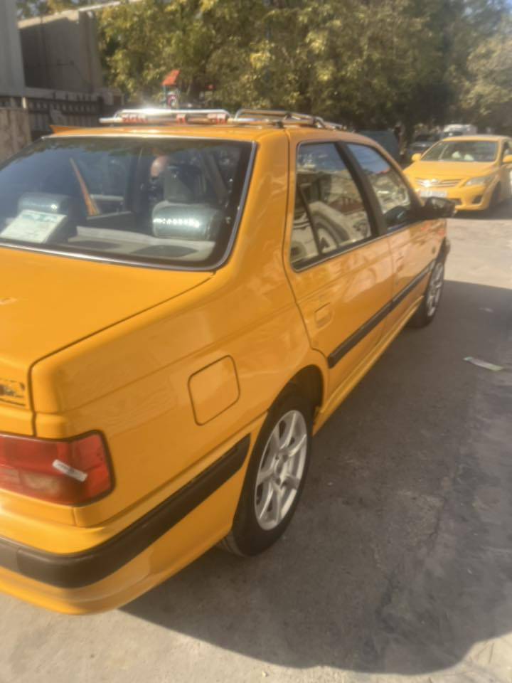 سلام عليكم بيجو بارص 2018
سياره ما بيه اي نقص 
هيئه مصفره 
محرك 1800 
تبريد ثلج  
كشنات عل وضع الشركه 
تايرات تخم جديد 
ستفسار عل ‭0770 898 8763‬
