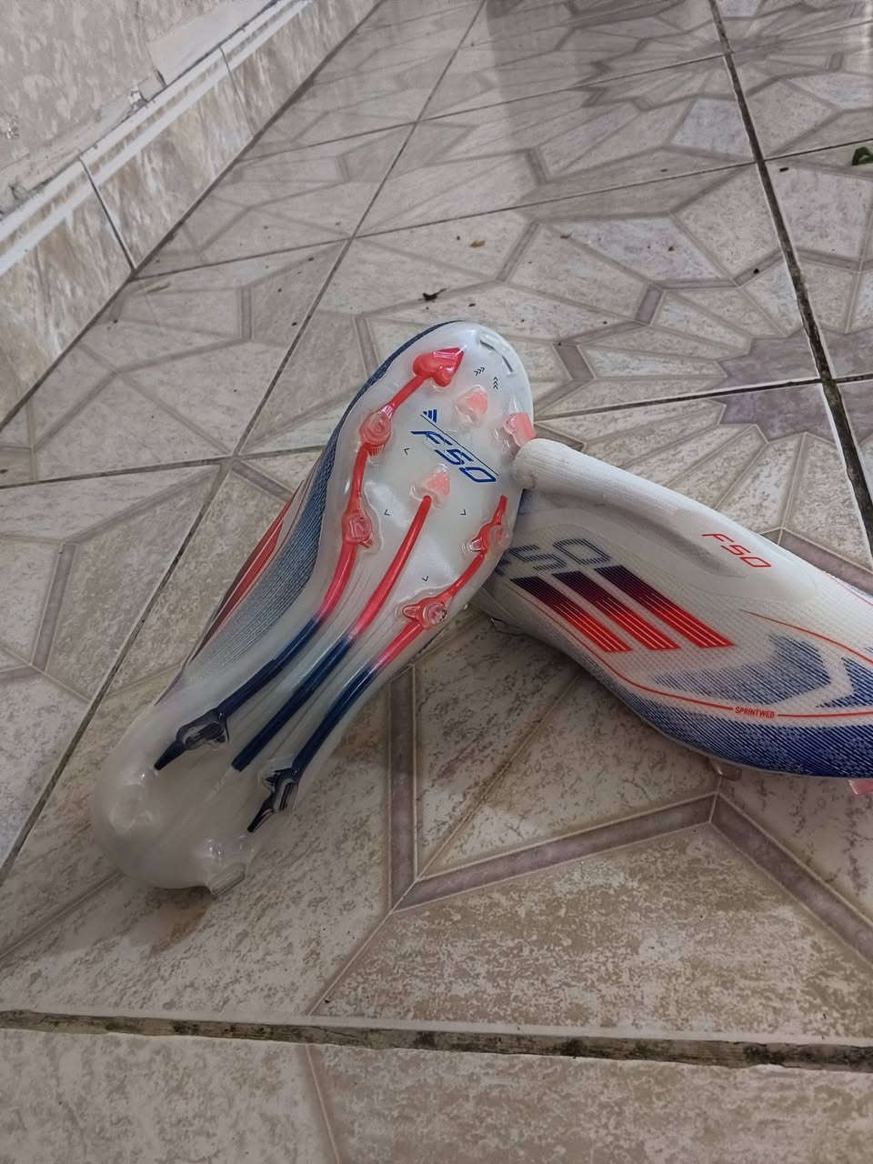 السلام عليكم لابجين للبيع قيم واخض اني ما اعرف بيهن طلعلي بل امزون شوفهن شكد يسون وعلق السعرك
المكان خاص


**إذا كنت صاحب هذا الإعلان وتريد حذفه لأي سبب، رجاءا أرسل رسالة إلى الدعم الفني**