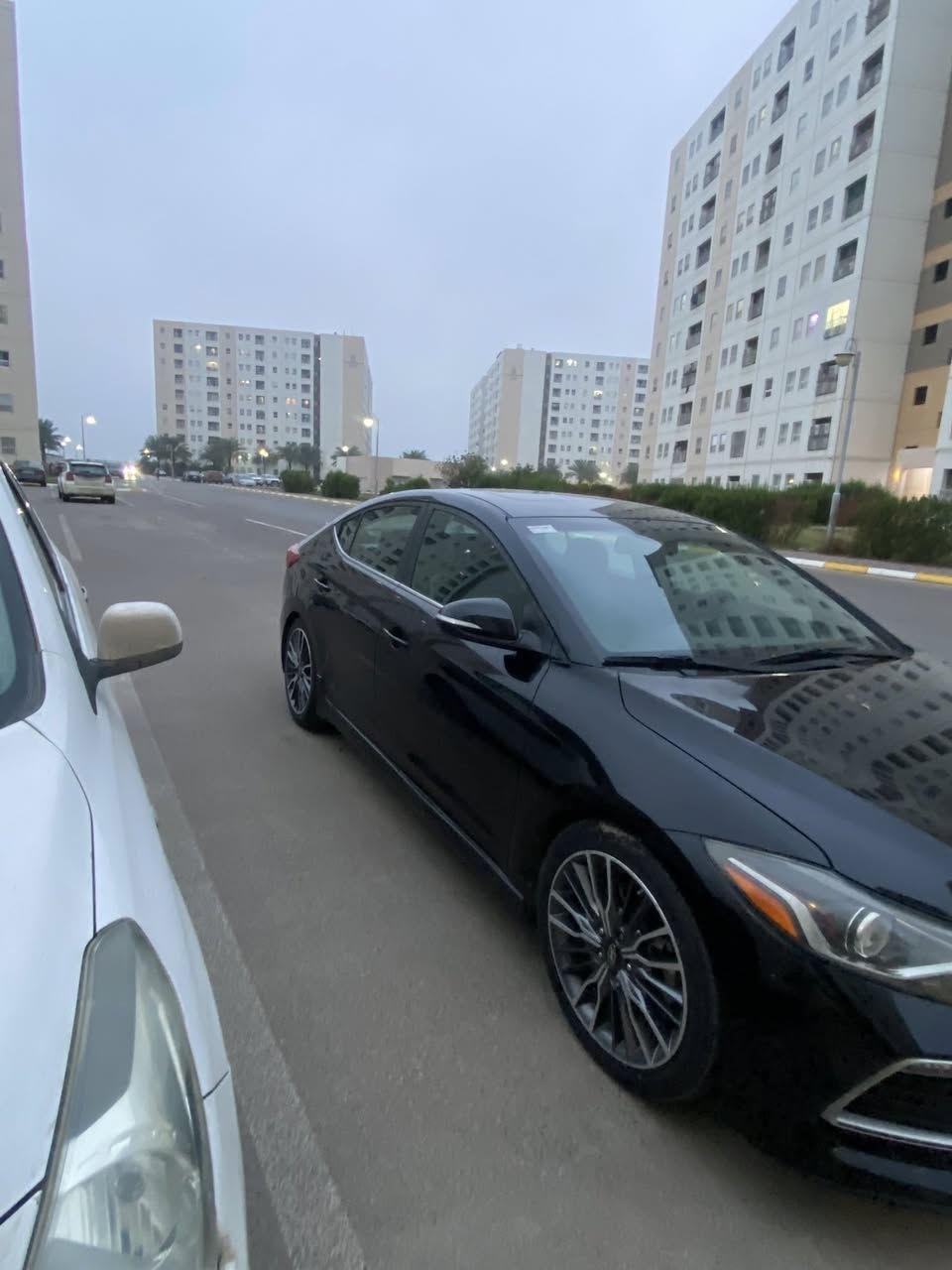 السلام عليكم
النترا 2018 سبورت infinity
وارد امريكي 
محرك ١٦٠٠ تيربو 
كير dct سبع نمر 
اكزوز رياضي بلادي
مواصفات ١/١ :
بصمة تشغيل 
كشنات حضن جلد مختومه sport 
تدفئة كشنات 
دشبول كاربون فايبر 
كيجات رياضي 
سلايد روف
ويل كب ١٨ كروم بلادي 
ستيرن حرف D 
شفتات بلستيرن 
سستم صوت سماعات انفنتي 
ماشيه 128 الف  ميل 
السعر 12,100$
مكاني بسماية / جميلة
***********
