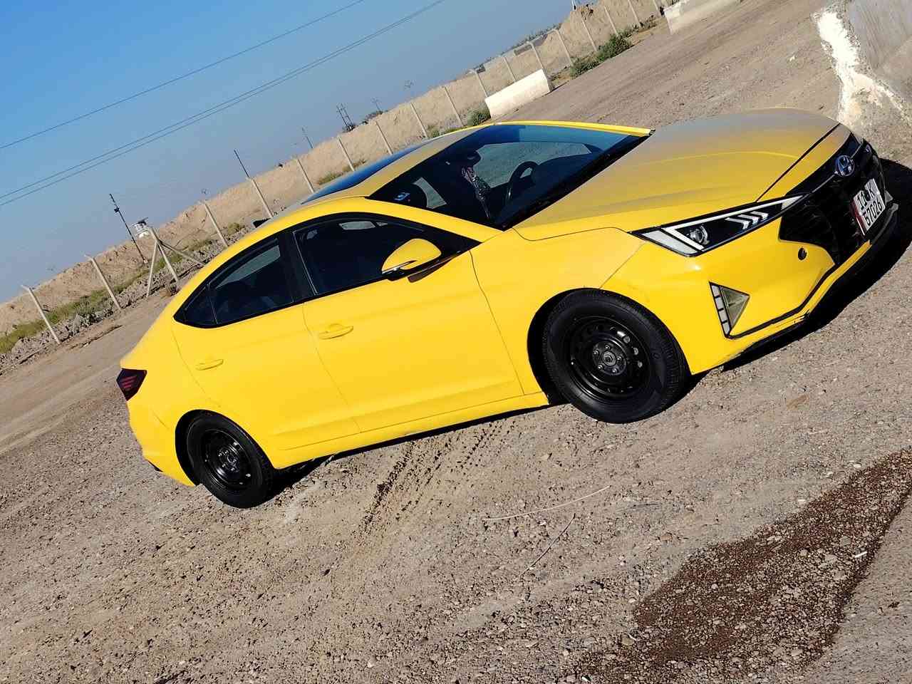 سلام عليكم ورحمة الله وبركاته
النترا ١٩ فول كندي حادثه مرفق بالمنشور
سعر ١٣٥ بيه مجال مكاني بغداد الشعله
بسمي رقم بغداد جديد سنويه لل٣٠
الاتصال *********** واتساب
