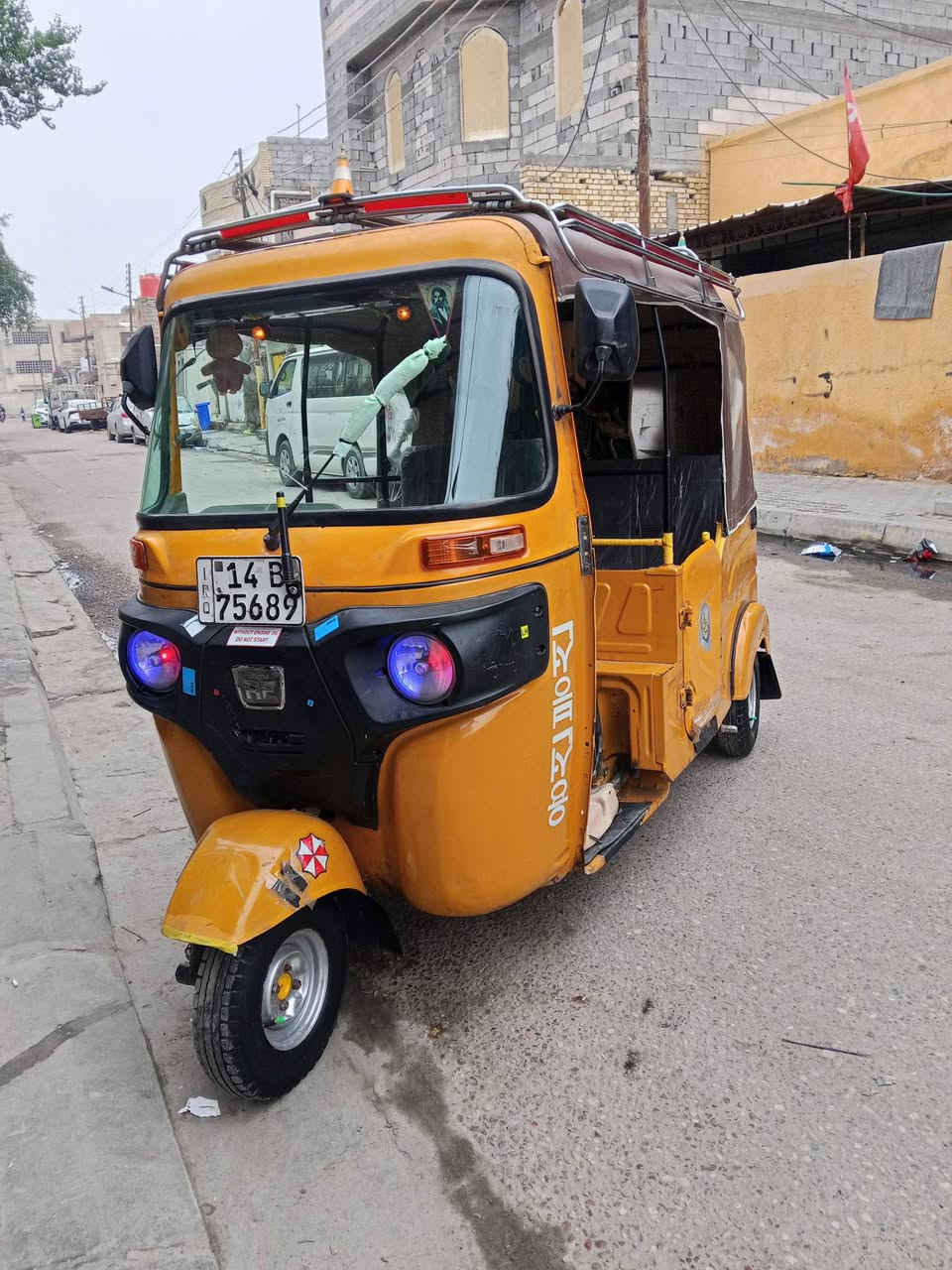 السلام عليكم تكتك للبيع 2021بشهر 2 لاونين رقم وسنويه رقم انكليزي تكتك حلوه ونضيفه فقط المكينه مجفته مره وحده تخم تايرات جديد معمره اخياسات مخيسه من جوه الغد شويه بيه ضربه بل صفح زقيره موضحه بدون زلق صفحة شوف العين ولا صبغ ولا معجون ولا زلوغ تجي وشوف بعينك وتاخذه تفحص المصلح الي عجبك المكان بصره رقم بسمي رقم الستفسار ***********
