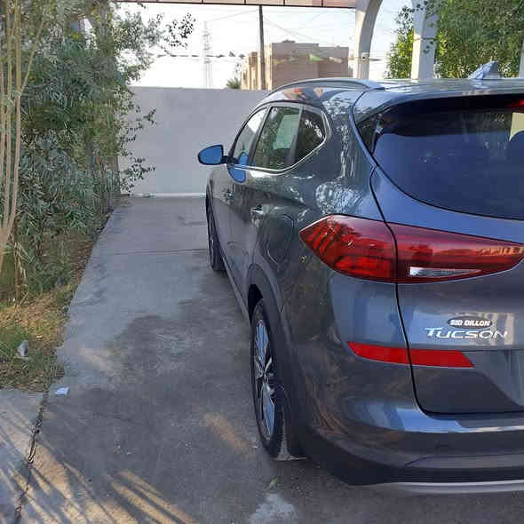 السلام عليكم اخواني
توسان مديل ٢١
السيارة فول مواصفات عدا البنوراما 
بصمة تشغيل
بصمة أبواب
٥عدسات 
٤كامرات محيطية 
رادارات محطية
رادارات بالمري الجانبية
اشاير بالمري
فأة الا جتراك اعلا المواصفات
صدوق ذكي كهرباء 
تبريد قطعتين
تدفئة كشنات 
تدفئة ستيرن
مود درايف
سايد بريك بصمة
داخل جلد
اوتو هولد
تبريد بيانوفول الكترك
مكينة ٢٤٠٠ 
اريل نفكيشن
اخوان السيارة وارد امريكي حادثها بنيد ودعامية فقط وبالنسبة للبنيد مبدل اصلي بلادي يعني بدون صبغ وكالة
فقط الدعامية الامامية صبغ
والباقي قفل وموجود سونار مع السيارة 
رقم الهاتف ***********
بغداد حي الإعلام شارع قطر الندى
