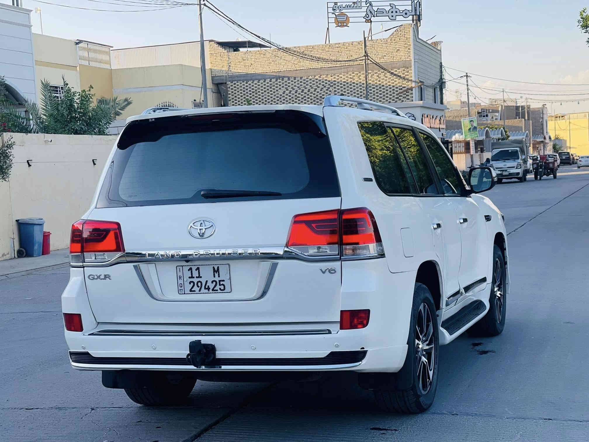 تيوتا لاند كروزر 2015 محدث 2021 
محرك كير حداديه تبريد داخل نظاف كلش 
ماشيه 71 حقيقي تخم تاير جديد 
السياره مصبوغه عام شواصي كفاله 
المكان النجف الاشرف قريه الغدير 
رايده 278 بيها مجال للشراي 
للاستفسار ***********
