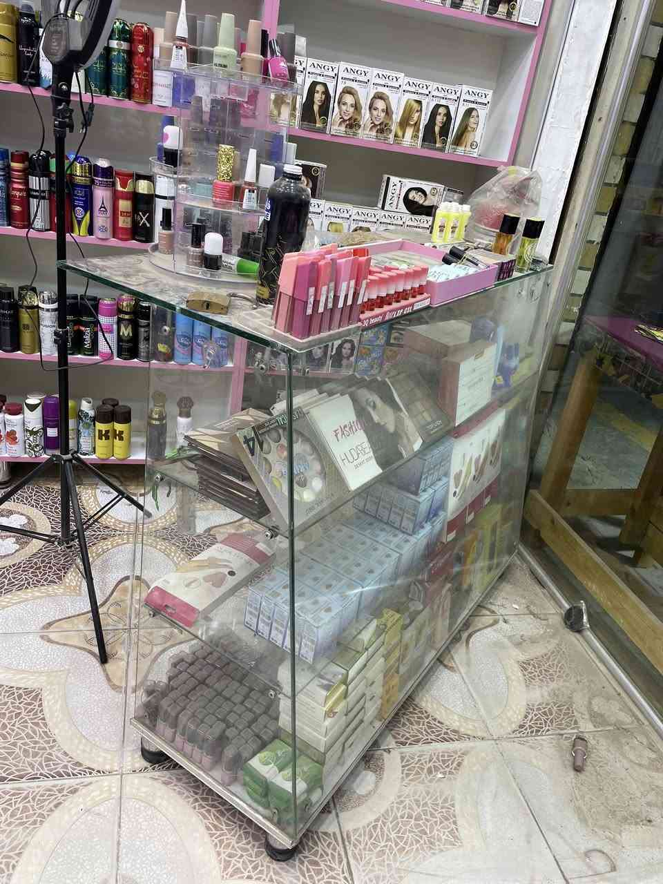 سلام عليكم 
ميز جام للبيع الارتفاع تقريبا 90cm وعرض 1.20cm 
سعر 60 
عنواني ديوانيه شارع المواكب


**إذا كنت صاحب هذا الإعلان وتريد حذفه لأي سبب، رجاءا أرسل رسالة إلى الدعم الفني**