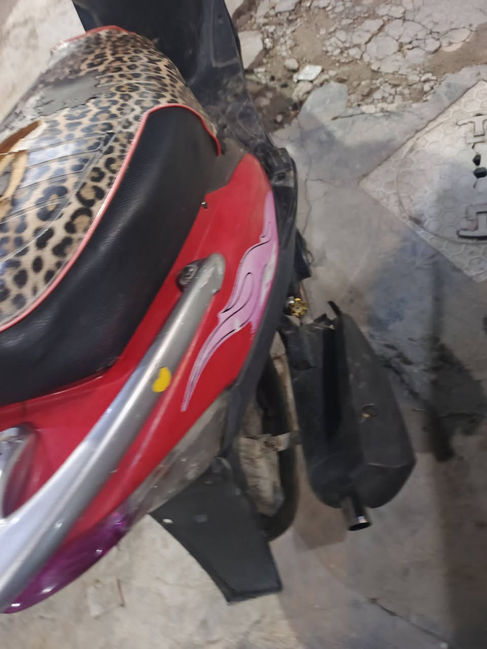 السلام عليكم دراجه ماكس عداله 120 شغاله نكره سلف شلعه ومعدل سعر 375 وبيه شي بصيط بكاني بغداد الغزاليه رقم  ‏‪***********‬‏
