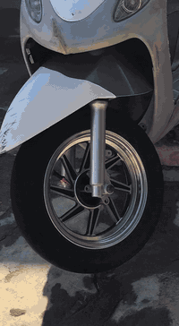 سلام عليكم دراجه للبيع قجمه زيرو بلاد 49مفتوحه بس كلاجات مبدل بيهه دراجه حلوه كهربايات كلهه شقاله ماناقصهه شي سعرهه650بيهه مجال لشراي بخدمته يتصل ع هاذ رقم*********** مكاني بصره ابو الخصيب
