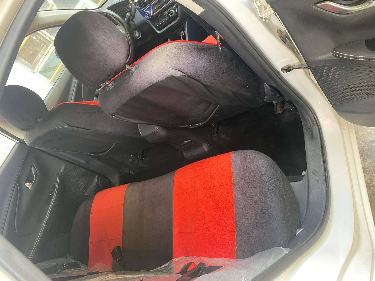 السلام عليكم شانجان ال7 نظيفة سياره استخدام شخصي موديل 23 ماشيه 43 الف بيها جاملغ يسره صبغ 4 اصابع وبس سعرها 98 وبيها مجال للشراي ***********
