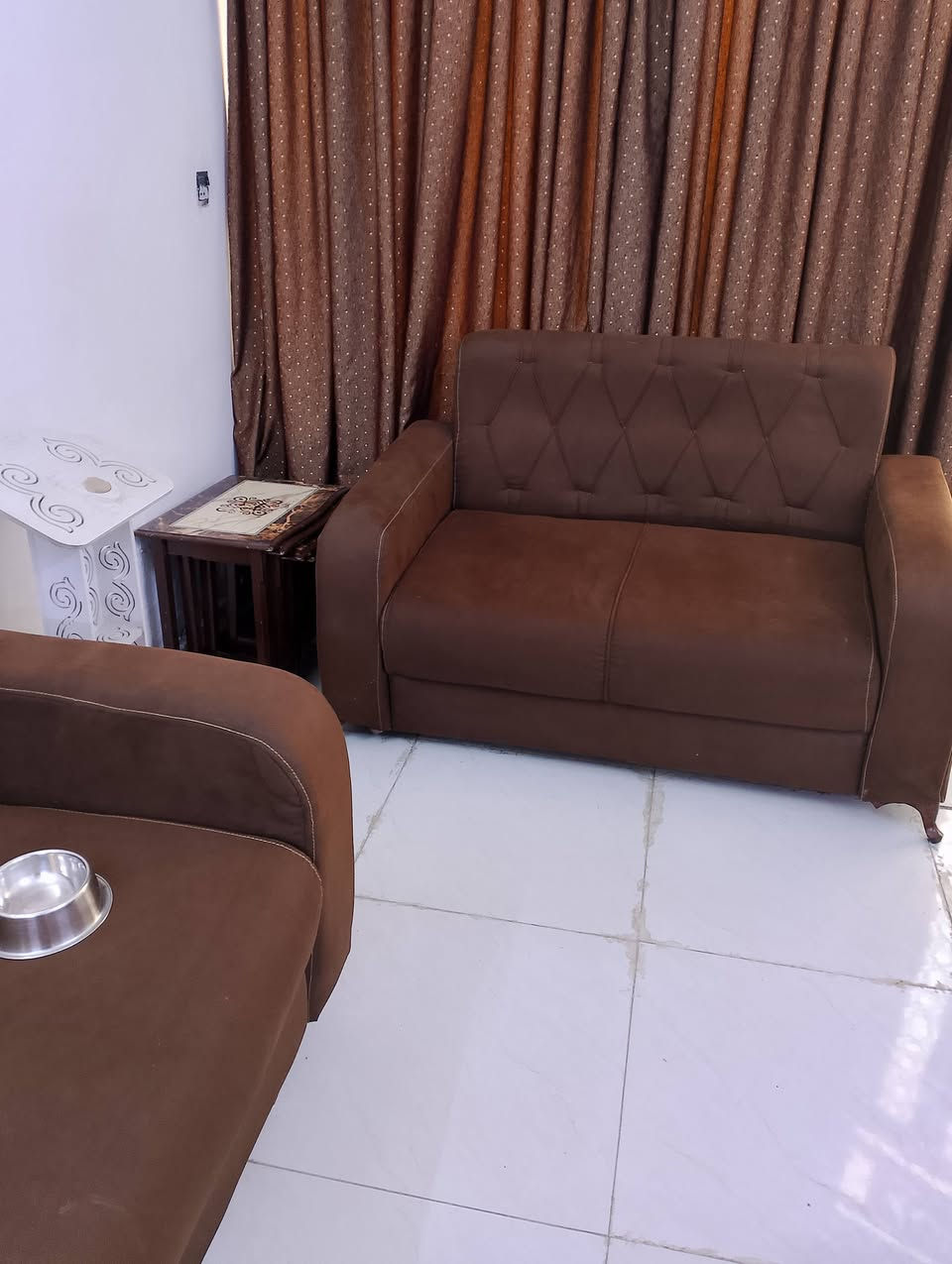تخم للبيع عشر مقاعد اي ضرر ما بي عنوان حي جهاد ***********
