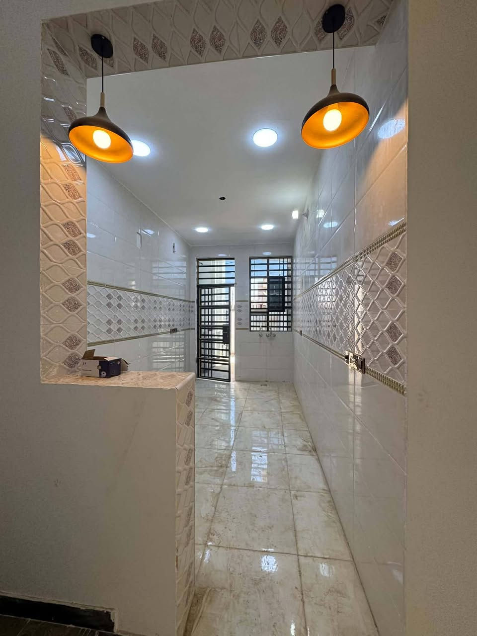 ​🌟 إعلان بيع دار سكني في قضاء العزيزية 🌟
دار سكني مميز للبيع بمواصفات عالية وبناء حديث:

​📍 الموقع الجغرافي

​ واسط -  العزيزية. حي الموظفين الأولى.

​قريب من شارع 20 من جهة حي الشهداء.

​المساحة الإجمالية: 125 متر 

الواجهة 6 وربع والنزال 20متر 

​عدد الطوابق: طابقين.

​سند الملكية: طابو صرف (ملك صرف).

​🧱  بناء حديث، درجة أولى.

​الواجهة الخارجية: لبخ احترافي مع تقطيع بالفوم التركي الحديث.

​غرف النوم: 3 غرف نوم واسعة.

​الاستقبال والصالات: غرف استقبال وصالة داخلية (العدد 2).

​المطبخ: مصمم بطريقة عصرية.

​المجاميع الصحية: 3 مجاميع صحية متكاملة.

​📞 للتواصل والاستفسار

​لمزيد من المعلومات أو لمعاينة العقار على أرض الواقع، يسعدنا حضوركم إلى مقر المكتب أو الاتصال بنا:

​🏢 مكتب سيد علي الموسوي للعقار 

واسط - قضاء العزيزية - حي الموظفين - شارع 30 - مجاور مدرسة نون والقلم الأهلية.

​أرقام الهواتف:

​📱 سيد علي الموسوي: ***********

​📱 أحمد أبو مرتضى: ***********
