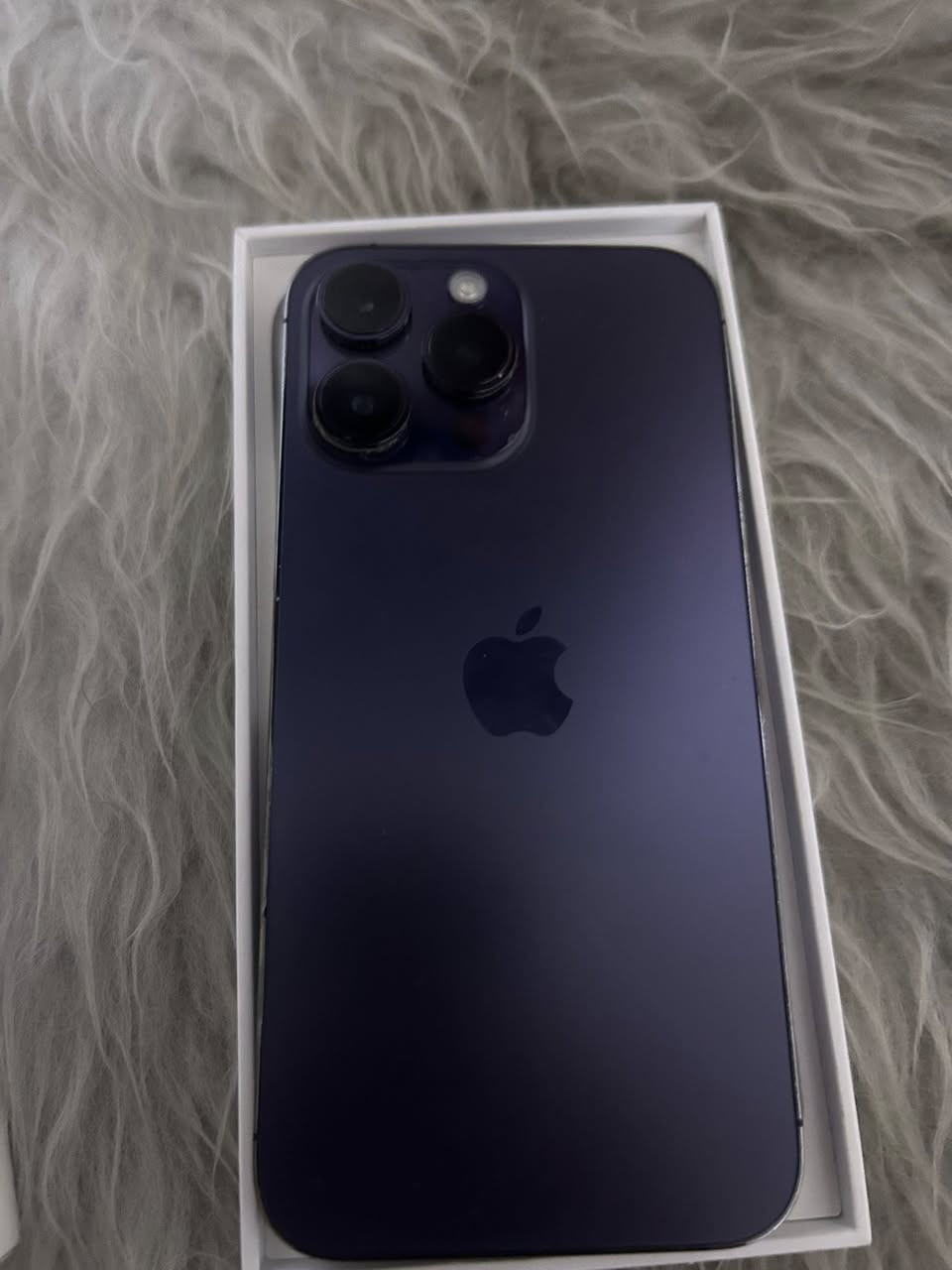 السلام عليكم ايفون 14 بروماكس ذاكره 256 بطاريه 89 شرق اوسط الجهاز بعده ممفتوح ولا مبدل منه شي  السعر 850 وبيه مجال مكاني بغداد تقاطع درويش للاستفسار ***********
