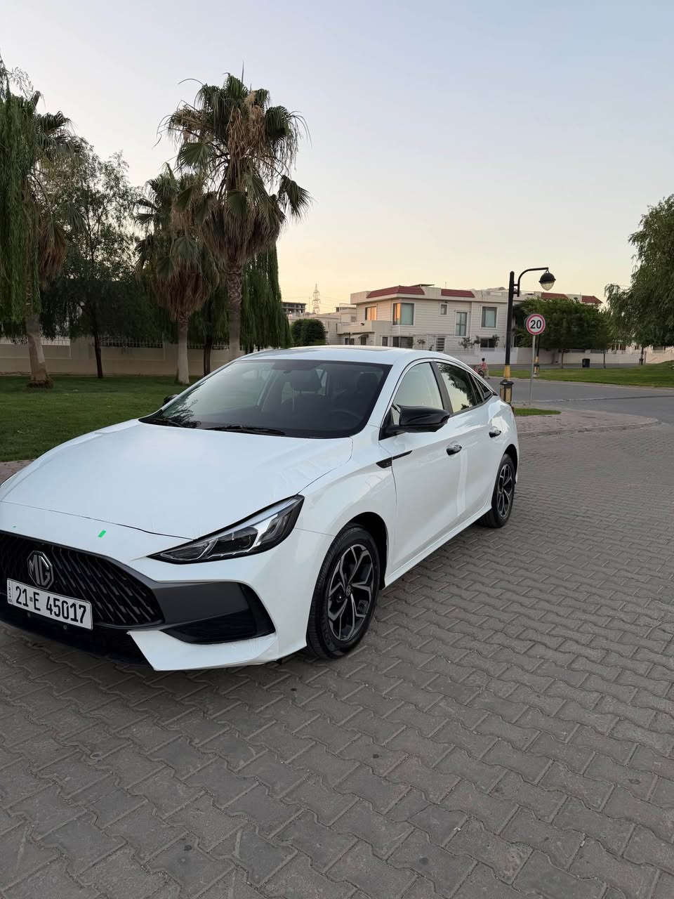 ⚜️MG GT 2024⚜️🧿 
مواسەفات: فول فول 
شاشە 
لایت لید و زینۆن
حاسە 
کامێرا
سوکان ڤۆلیۆم
برێک بەسمە
ئۆتۆهۆڵد
کوشن جلد
ئۆتۆماتیک و سپۆرت
تەنها (11000km) رۆشتووە 
کامل جوانکاری بۆ کراوە گاعی قاڵب KQD فەرشی سەرداژبڵ کاربۆن فایبەر باڵی سەر سنوق سکوبی جام 
ئاوێنە باتمان دەسکی دەرگا نیکلی سەرچەمەلەخ 

تێبینی : سەیارەکە تەنها ١١هەزار کیلۆمەتر ڕۆشتووە 
بێ بۆیاخ تەنها ٤ پەلە PDRهەیە لەگەڵ ٣ قەڵەم کاری بچوک دەعامیشی بۆیاخ نیە ئێرباگ سەکن تەقیوە بەشەرتی ئەوەی پێش و دوای هیچی پێوەنەبێ بێ دەعم و بێ زەربە 
ژمارەی مۆبایل : ***********
شوێن : سلێمانی 
نرخ.  102$مجال السليمانية, العراق
