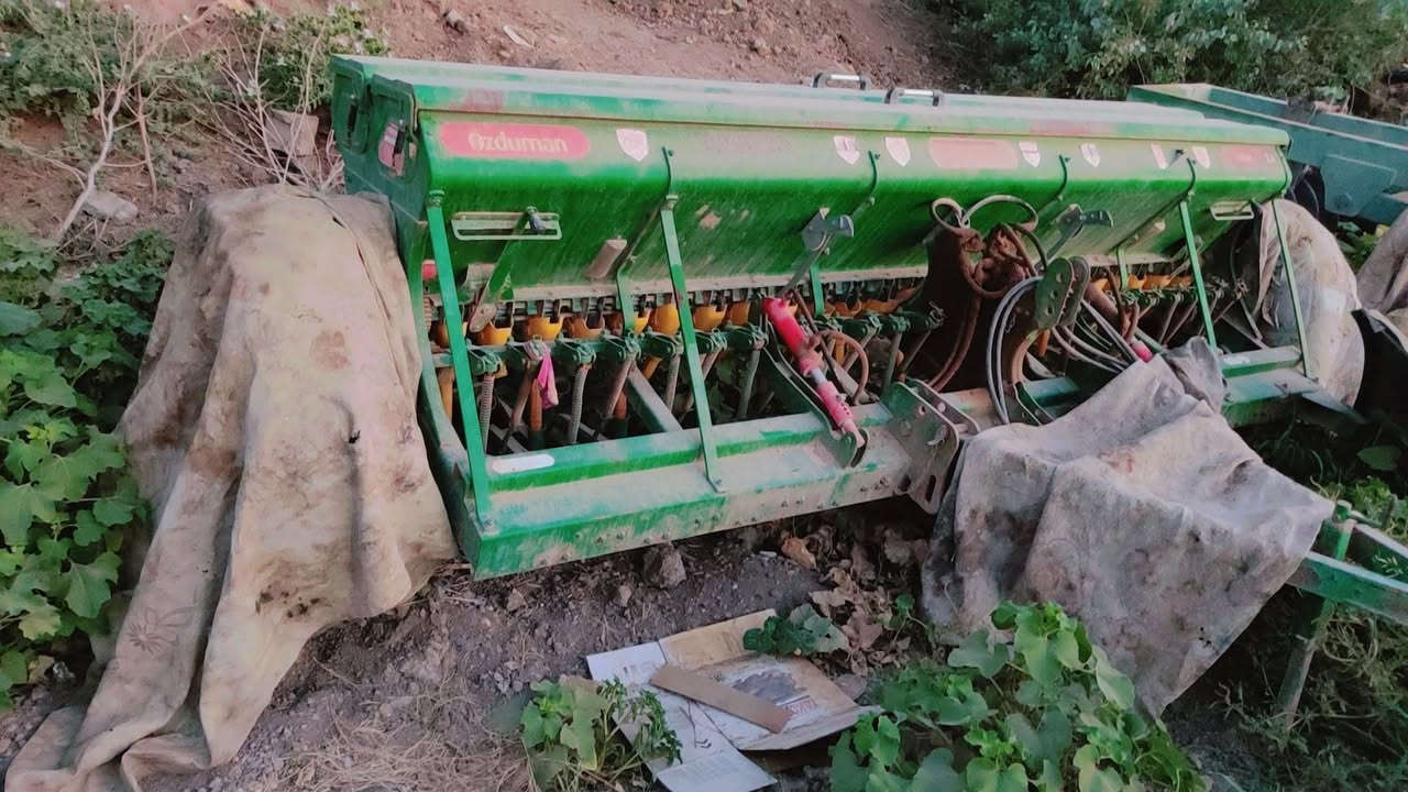 بسعر مناسب 
نيوهولند TM 165
موديل 2000
(((مع معداتها كاملة ))))
🟢دسك ترايموز كبير حجم ٢٨
🟢طابعة اوزدمان كبير ٢٤
🟢فيدان البير خماسي كبير اصلي
🟢محمولة مبيدات ٦٥٠ لتر كبيرة
🚜🚜🚜🚜🚜🚜🚜
التواصل خاص او اتصال
***********
