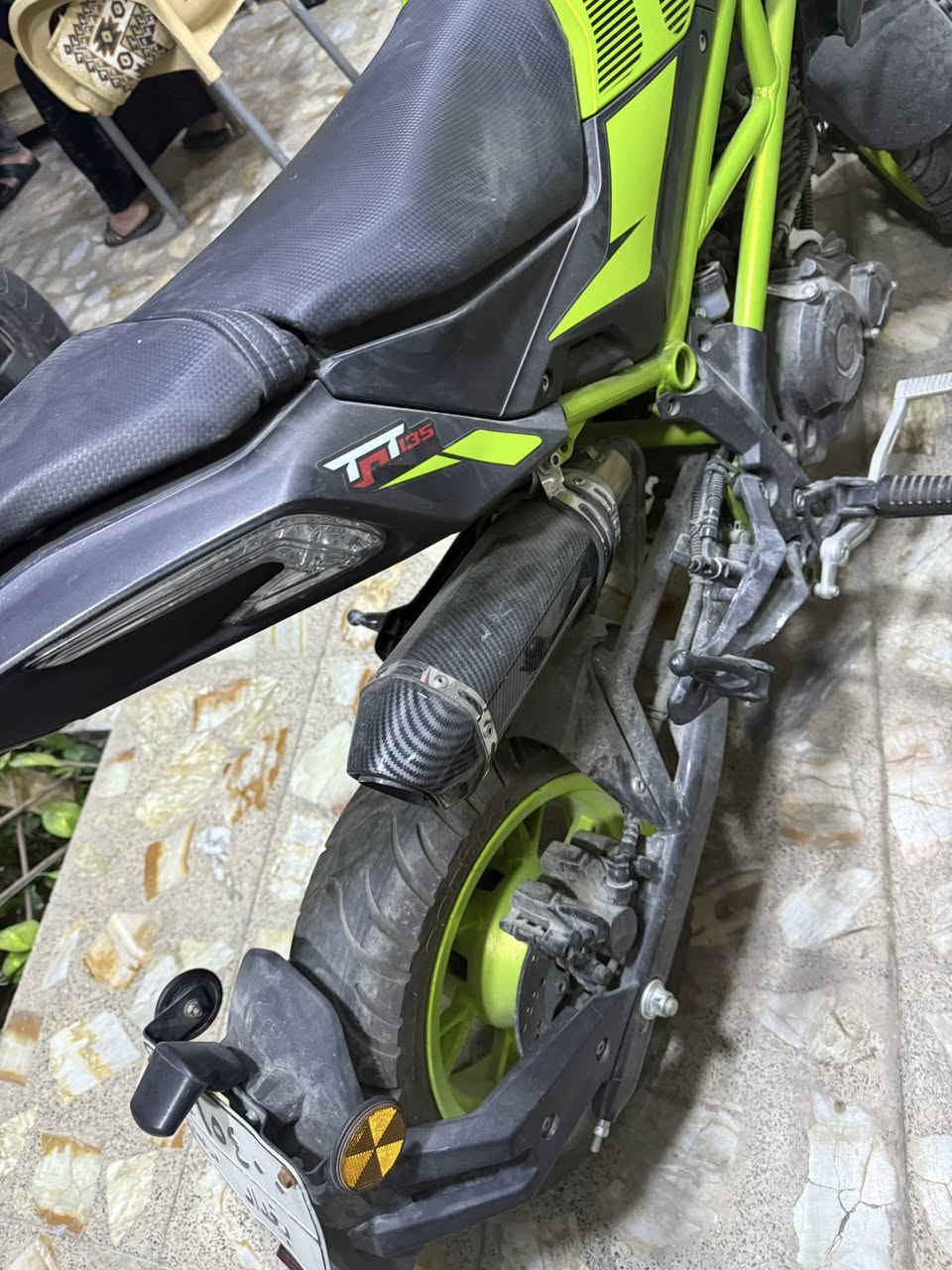 سلام عليكم شباب بنلي ١٣٥ tnt زيرو ماشيه ٩٠٠ كيلو السعر ٢٧٥٠ رقم بغداد بسم الشركه مكاني بل الشعب ***********
