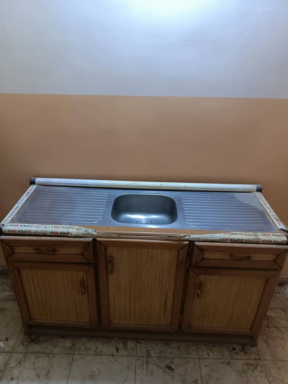 تخم 6 قنفات بسعر 100 الف
كومدي خشب 3 بيبان بسعر 50 الف
ميز طعام بسعر 40 الف
جربابه مع بوفيات عدد 2 بسعر 40 الف
زوالي عدد 2 الطول 3 متر و العرض 2 ونص بسعر 70 الف
ماطور شغال بسعر 20 الف
كاونتر أبو السنك بسعر 100 الف
#مكاني بالحله مركز المدينة هذه رقمي غير متواجد عل فيس ***********
