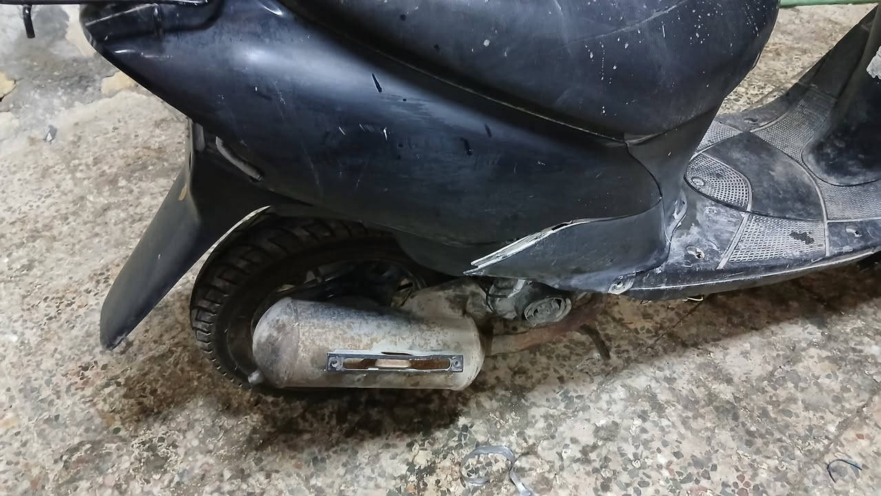 السلام عليكم
دراجه ساسوكي رياضي شغاله يحتاجلها ترتيب وبيها نقوصات ابيع كوم حديد السعر ١٠٠ الف وبيها مجال ان شاء الله للشراي 
موجود واتساب وشريحة ***********
