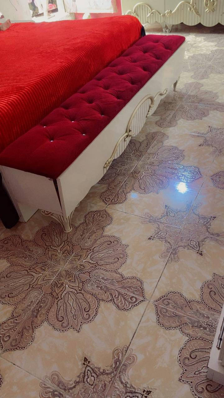 السلام عليكم غرفة اخشاب للبيع تركي بيع مستعجل بيها اضرار بسيطه عنواني بغداد الدورة للاستفسار/***********
