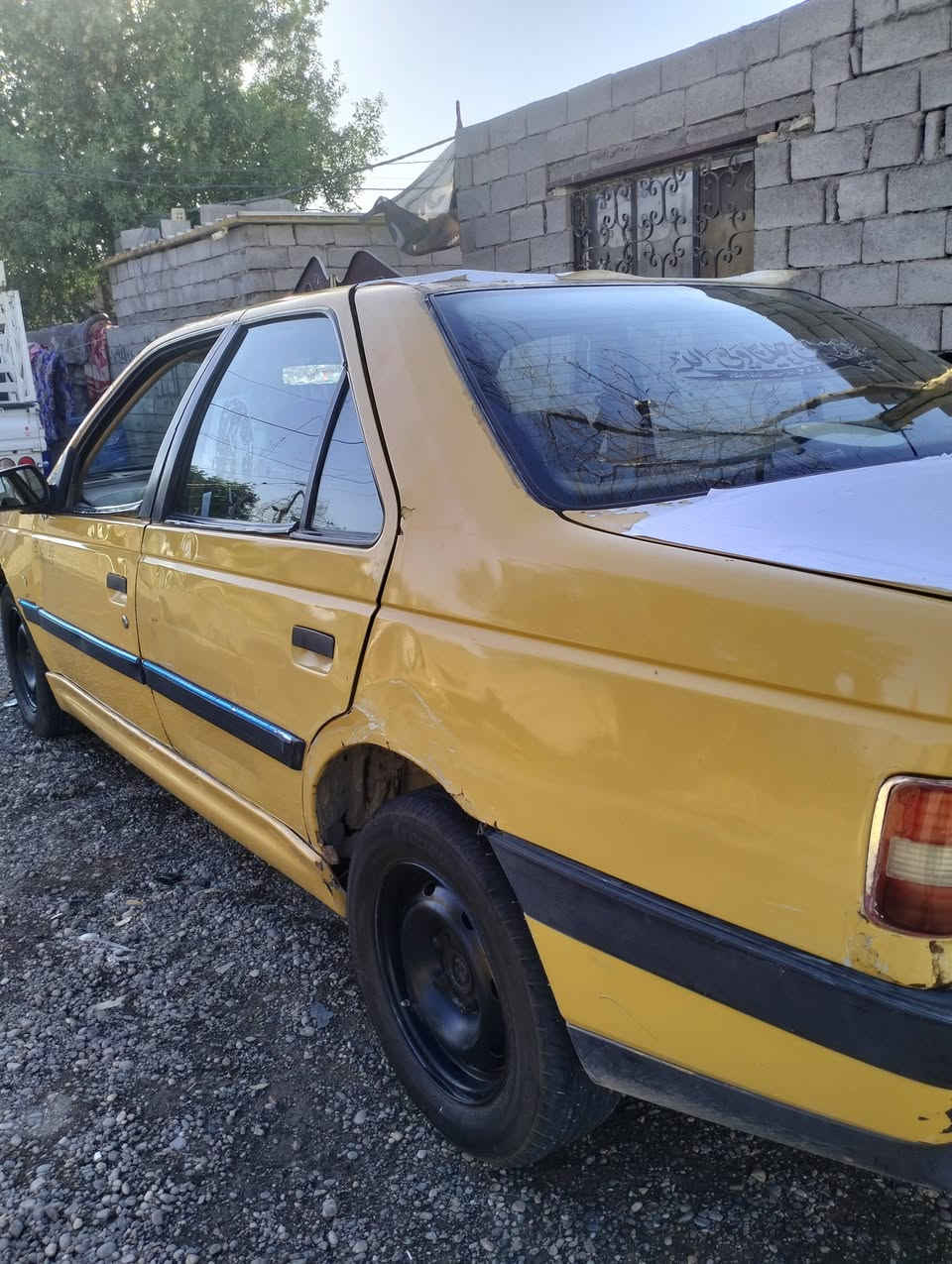 سلام عليكم
للبيع بيجو 405
رقم بغداد دولي 
تحويل ثاني يوم 
مصفره هيئه وغرامات 
سنويه 2031
سياره شغاله وتمشي 
مكينه لاتبخير ولا تنقيص
 شغاله وتمشي بيه (بيه صوت خفيف بلكرنك)
كير خير من الله حداديه زينه 
عنواني بغداد البياع تقاطع درويش 
سعر 18 وبيه مجال 
رقم ***********
