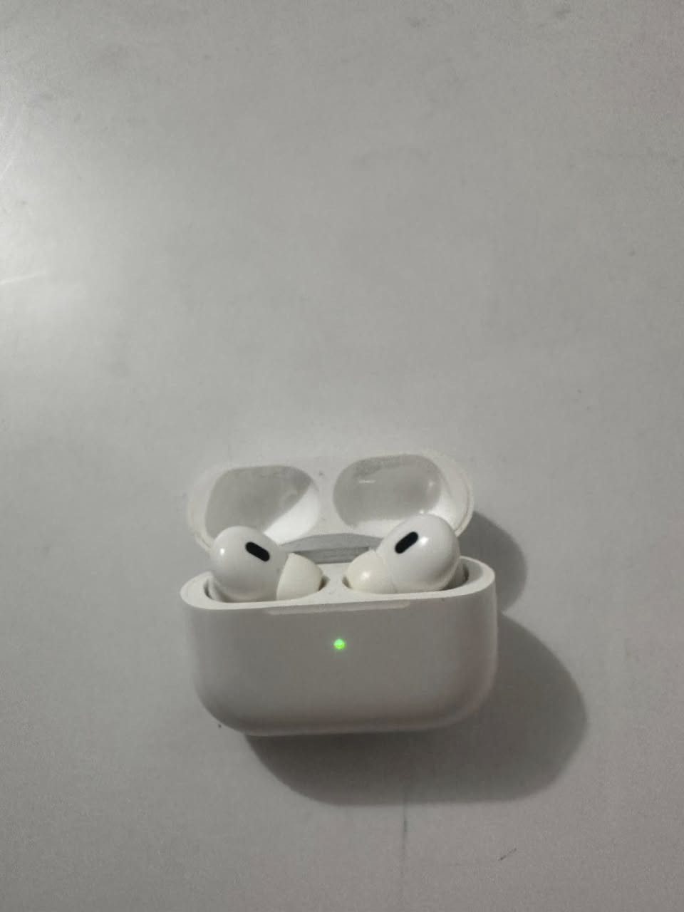 سلام عليكم سماعة ابل ايربود برو ٢ الجيل ثاني استعمال كلش بسيط كامل ملحقات كارتونه وواير وهدية كفر للسماعه تفحص قبل لتشتري السعر 175 قفل مكاني بغداد للتواصل واتساب ***********
