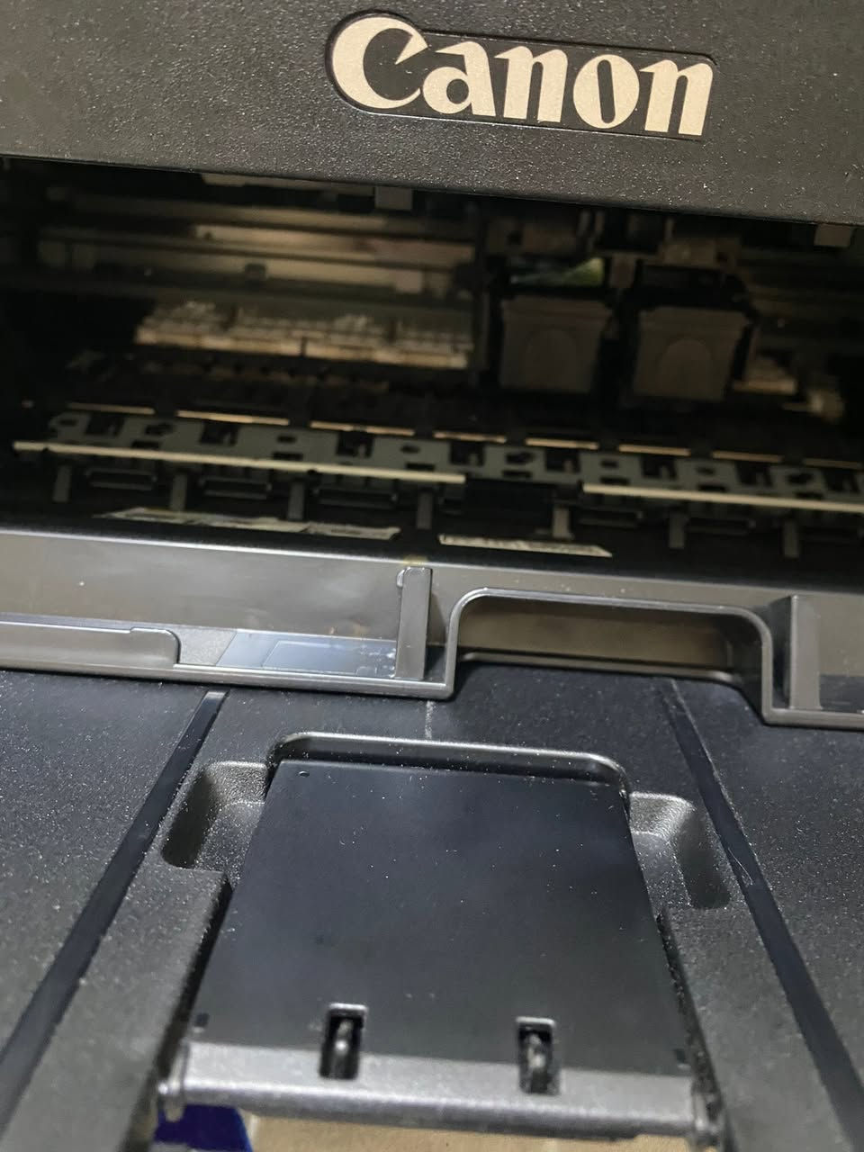 طابعة كانون TS3340 طباعه واستنساخ واسكنر 
طباعه ممتازه ونضيفه كلش استخدام قليل تتطبع بسرعه وبدقه عاليه جدا نزلت نموذج عن طباعته تتطبع كرتات وستيكرات وصور سعرها 75 مع توصيل وياها كارتونه الوان جديده


**إذا كنت صاحب هذا الإعلان وتريد حذفه لأي سبب، رجاءا أرسل رسالة إلى الدعم الفني**