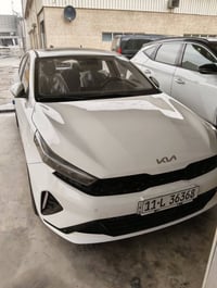 K3 موديل 24 ماشيه 4000 رقم بغداد مكفوله كفاله عامه  سعر على خاص او  رق...