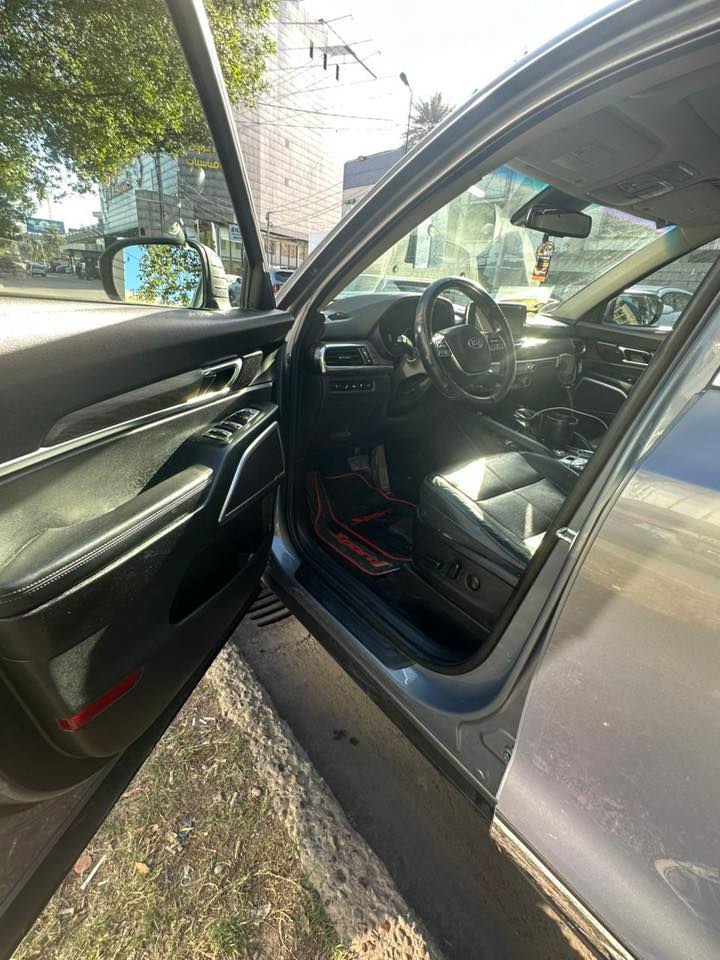 KIA TELLURIDE 🦍🩶

كيا تيلورايد موديل 2020 وارد امريكي 

لون رصاصي رقم بغداد ماشية 88 ميل

مـواصـفاتها EX :

📍6سلندر 3800

📍فتحة

📍بصمة

📍كشنات كهرباء

📍 كشنات تدفئة تبريد

📍تحديد مسار

📍كشنات جلد 

📍كشنات vip

📍مانع تصادم امامي/خلفي/جانبي

📍اوتو هولد

📍اوتو ستوب

📍لايتات امامي خلفي LED 

📍4وضعيات قيادة SPORT/ECO/COMFORT/SMART

📍مري شفط

📍جنطة كهرباء

📍شاحن وايرليس 

ايرباك دشبول 

***********

مكان السياره بغداد بوب الشام / الكراده 
ساحة الواثق 

السعر 240 $
