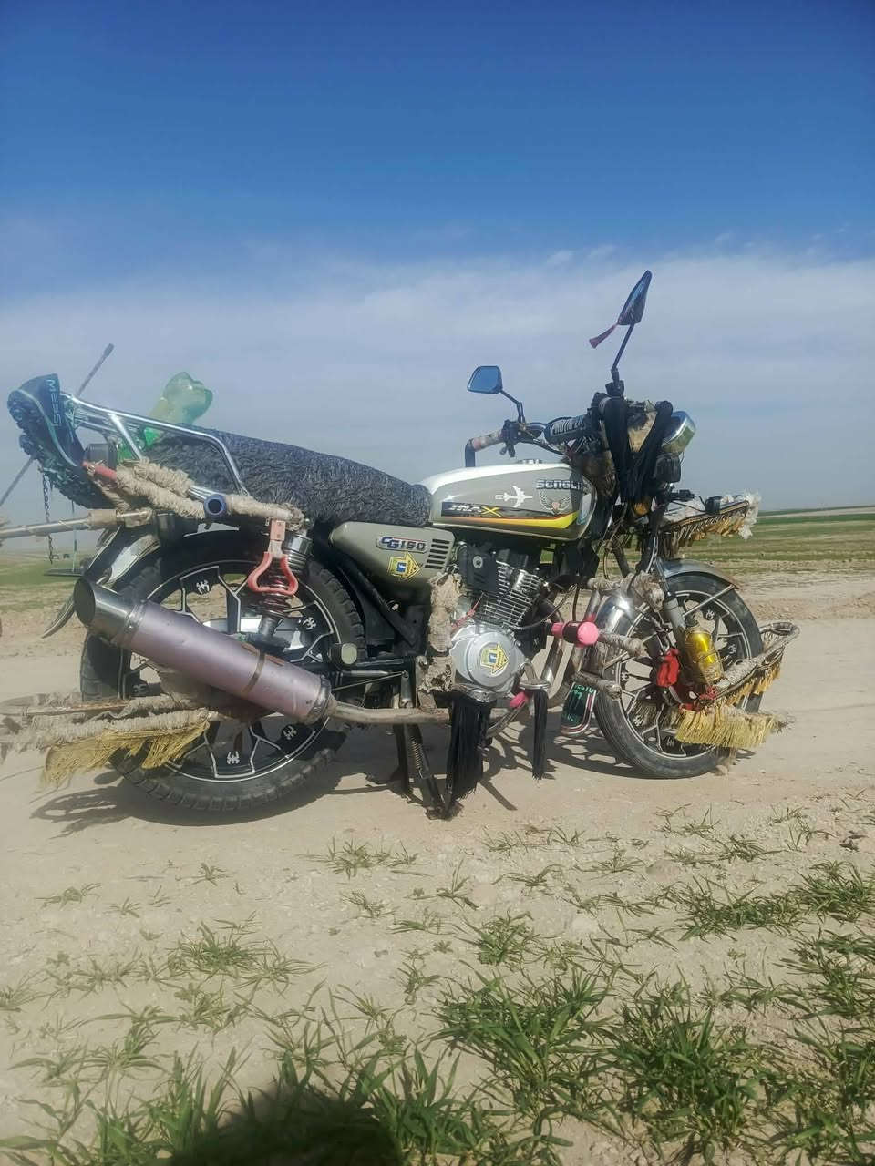 اسلام عليكم موطور للبيع موديل 24محرك شرط ما مطخوخ صبانه وال موطور شرط من الويل للوي ***********
