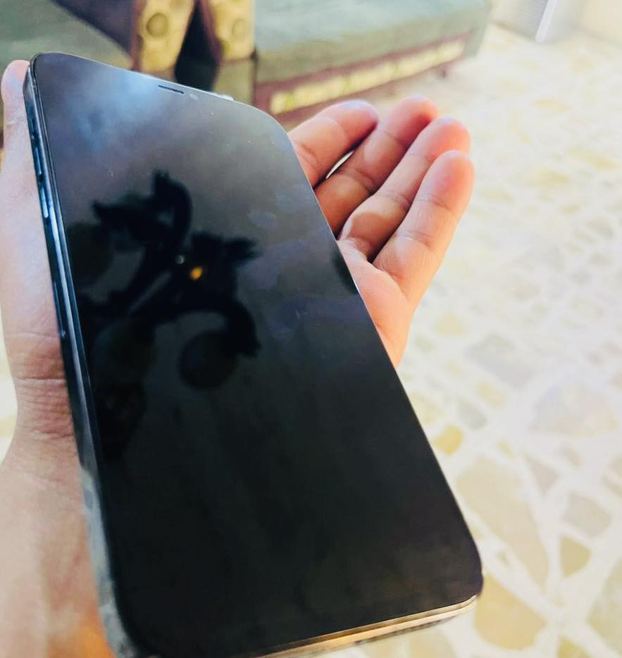 سلام عليكم عندي آيفون 12برو ماكس
✅بطاريه 100
مبدله
شاشه مبدله نوعيه تخبل بيه ضمان هم 
✅سيمكرت  شغاال✅نترنيت شغال✅ذاكره 256

اخون بدون كسران 
اتصل ع رقم بيكم خير تدللون 
***********
***********
