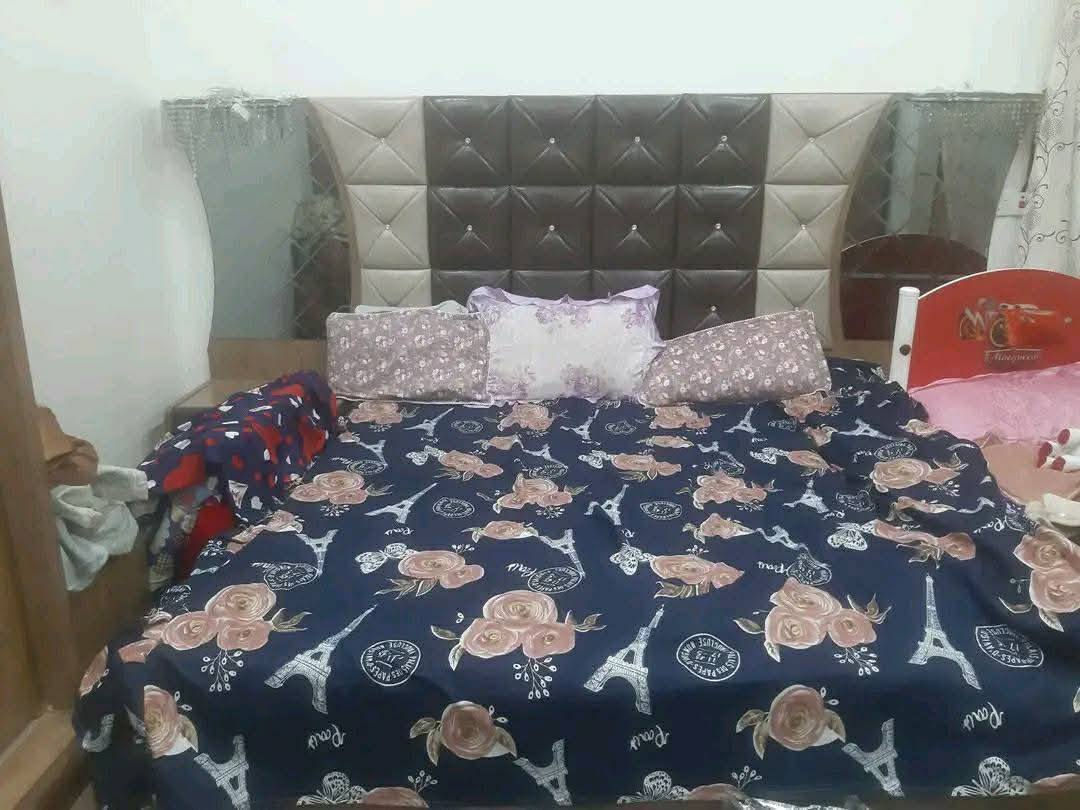 غرفه نوم ١١ قطعه تركي مو ماليزي نظيفه
سرير خزنه كنتورسلايت ملحق 
عنوان الشعله
***********
سعر 550 وبيها مجال
