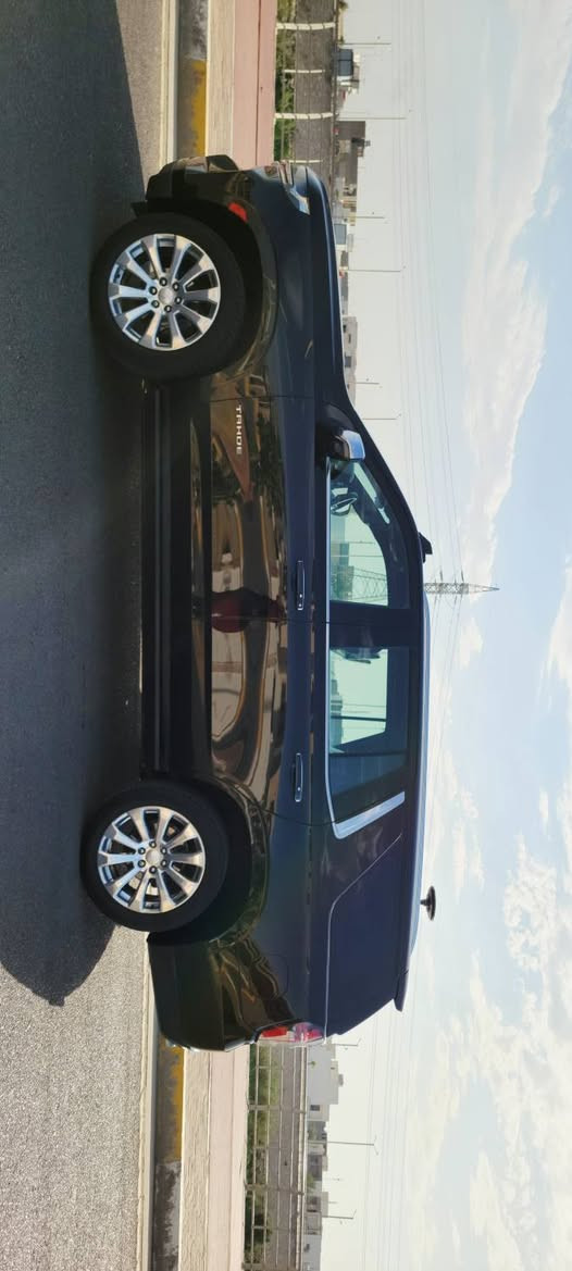 تاهو بريمير 2021  ( خـليـجـي )    كاملة من كلشي  
ماشية152 الف km
رقم بغداد باسمي اللوحات الجديده هزه جديده تخويل ثاني يوم شرط التحويل
حجم المحرك V8 5.3L  فول مواصفات 
مرتبط بناقل حركة أوتو 10 سرعات      
مفتاح التشغيل بصمة  
تشغيل عن بعد  
بانوراما  
فتح الصندوق كهرباء وبالقدم  
دفع رباعي  
حساسات أمامية  
حساسات خلفية  
لايت زينون + LED  
بك لايت LED  
دخول بصمة ذكي  
حساسات ضغط الاطارات  
اشارة في المرايا الجانبية  
المرايا قابلة للطي كهرباء  
ماسحة خلفية  
تنظيف الكاميرا الخلفية بالماء  
عدد AIR BAG 8  
نوع الكير/ بيانو  
هاند بريك كهرباء دكمة  
دشبول شاشة ديجيتال  
شاشة Apple Car play  
شاشات خلفية ترفيهية  
شاشة عرض على الزجاج الأمامي (Data Show)  
كاميرا دوارة  
5 كاميرات 360  
كاميرا في المرآة الوسطية  
الانارة الداخلية LED  
مقود جلد حياكة  
مثبت السرعة Cruise  
المودات والاوامر الصوتية  
شاحن هاتف Wireless  
مخارج منفذ للطاقة  
عدد المقاعد 7
المقاعد جلد
داخل قرميدي مع الدشبول
تطعيم صاج بالداخل   
حركة المقاعد جميعها كهرباء  
تدفئة وتبريد المقاعد الأمامية والخلفية  
ذاكرة وضعية مقعد السائق  
ثلاجة  
تبريد مناخين منفصلين  
3 قطع تبريد  
أوضاع القيادة Drive Mode  
اوتو هولد Auto Hold  
رادار  360 درجه
نظام الدوسات كهرباء  
تحذير النقطة العمياء  
نظام مانع الانزلاق  
نظام نزول المنحدرات  
نظام تحديد المسار  
نظام اطفاء وتشغيل المحرك التلقائي  
السياره بيها باب خلف السايق تبديل نفس اللون قطعه بلادي مع بارد بهلال الجاملغ الخلفي 
السعر 44 وبيها مجال للشراي الجاد المكان الانبار الرمادي ***********
***********
