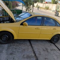 موديل ٢٠١٢ رقم انكليزي بأسمي سعر ٥٧ وبيها مجال  07732093198 واتس اب
